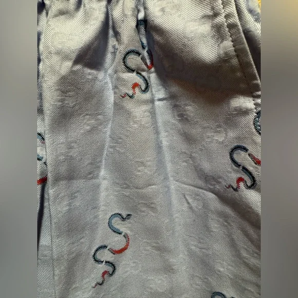 New Authentic Gucci GG Logo Snake Shorts Bermuda Size IT 52 / US L Waist 34 - 40